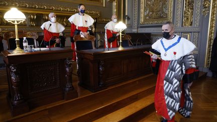 L'avocat général de la Cour de cassation, François Molins, arrive pour une audience solennelle à la Cour de cassation, le 10 janvier 2022 à Paris. (LUDOVIC MARIN / AFP)