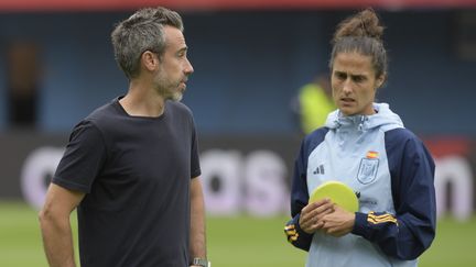 Jorge Vilda et Montsé Tomé à Aviles, le 29 juin 2023 (ELOY ALONSO / EFE)