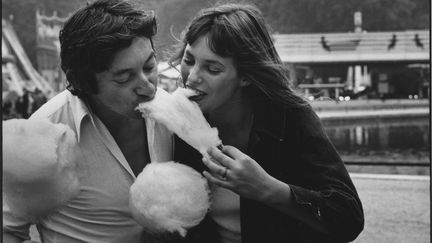 Serge Gainsbourg et Jane Birkin. "Foire du Trône, Barbe à papa". 1970. (TONY FRANK, COURTESY GALERIE DE L'INSTANT, PARIS)