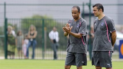 Jean Tigana et Michel Pavon (JEAN-PIERRE MULLER / AFP)