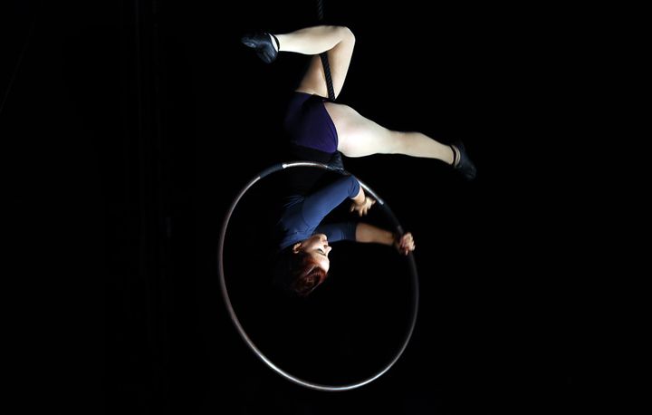 La troupe brésilienne  "Na Esquina" 
 (ANNE-CHRISTINE POUJOULAT / AFP)