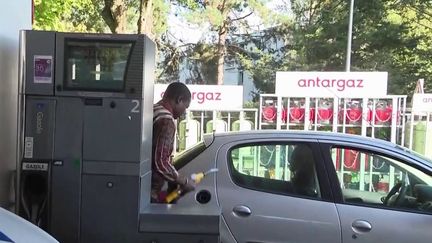 Pénurie de carburant : les queues s'éternisent dans les stations-services