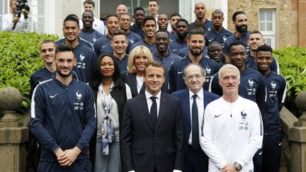 Coupe du monde : Emmanuel Macron rend visite aux Bleus