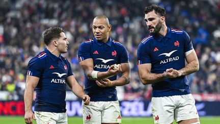 Regarder la vidéo Rugby : sans-faute, réservoir énorme, défense retrouvée... Quel bilan tirer de la tournée d'automne du XV de France ?