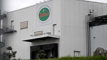 L'entrée de l'usine Buitoni de Caudry, dans le Nord, le 1er avril 2022. (FRANCOIS LO PRESTI / AFP)