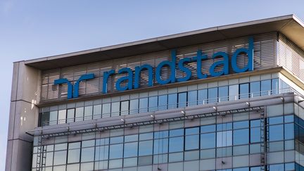 Le siège de Randstad, à Paris, le 4 décembre 2020. (VINCENT ISORE / MAXPPP)