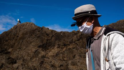 Le port du masque est obligatoire dans les lieux fermés accueillant du public depuis le 20 juillet 2020. (MARTIN BERTRAND / HANS LUCAS)