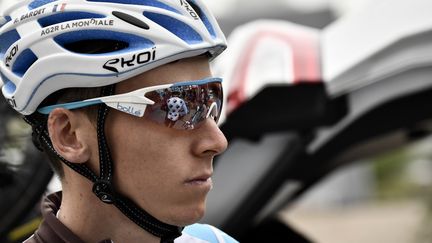 Romain Bardet le 29 juin 2017 à Düsseldof, en Allemagne. (JEFF PACHOUD / AFP)