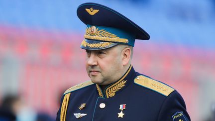 Le commandant de l'armée Sergueï Sourovikine sur la place Rouge de Moscou, le 20 juin 2020. (SERGEI BOBYLEV / TASS / SIPA)