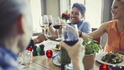 L'alcool serait responsable de près de 3 millions de morts chaque année dans le monde, assure une étude publiée dans la revue "The Lancet", jeudi 23 août 2018. (CAIA IMAGE / SCIENCE PHOTO LIBRARY / AFP)