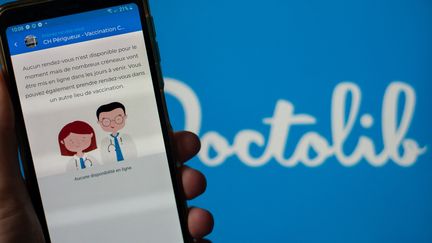 Doctolib, application de prise de rendez-vous pour la vaccination contre le Covid-19, le 13 juillet 2021. (ROMAIN LONGIERAS / HANS LUCAS / AFP)