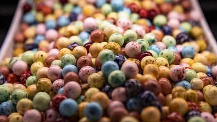 Image d'illustration de bonbons à Ankara (Turquie), le 11 mai 2021. (MEHMET ALI OZCAN / AGENCE ANADOLU / AFP)