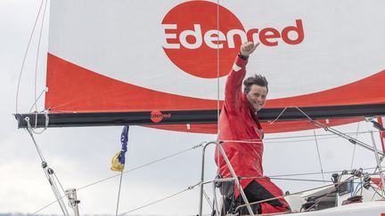 Basile Bourgnon, ici à bord de son bateau lors d'un entraînement en baie de Quiberon, participe pour la première fois à la Solitaire du Figaro. (JEAN-MARIE LIOT, WWW.JMLIOT.COM / JEAN-MARIE LIOT)