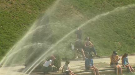 Face à la canicule, le Gouvernement présente 15 mesures.