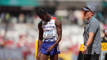 Une série du 200 m aux allures de montagnes russes pour Ryan Zézé. Le Français de 25 ans a été jugé coupable d'un faux départ de 17 millièmes, mais a quand même participé à la course pour se qualifier en demi-finales, avant d'être officiellement disqualifié. (MAXPPP)