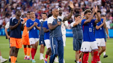 August 9, 2024. 14th day of the Paris Olympics. Thierry Henry, the coach of the Blues, thanks the supporters during the final lost in extra time against Spain, at the Parc des Princes in Paris. (EURASIA SPORT IMAGES / GETTY IMAGES EUROPE)