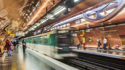 Le métro pollué :&nbsp;les niveaux de pollution dans les différents métros français sont en moyenne trois fois plus élevés que dans l’air ambiant urbain... (MAREMAGNUM / CORBIS DOCUMENTARY RF / GETTY IMAGES)