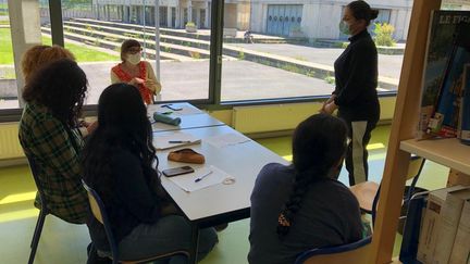 Préparation au grand oral du bac 2021 au lycée de Goussainville (Val-d'Oise),&nbsp;en juin 2021. (ALEXIS MOREL / RADIO FRANCE)