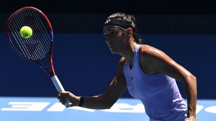 La joueuse de tennis Caroline Garcia lors d'une séance d'entraînement avant l'Open d'Australie de tennis à Melbourne, le 14 janvier 2023. (PAUL CROCK / AFP)