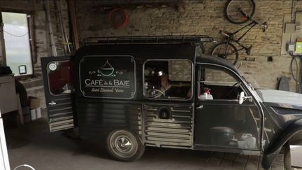 Tourisme : un café ambulant dans la baie du Mont-Saint-Michel