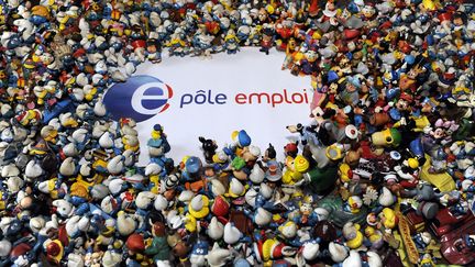 Le nombre de demandeurs d&rsquo;emploi inscrits &agrave; P&ocirc;le emploi en cat&eacute;gorie A s&rsquo;&eacute;tablit &agrave; 3 509 800 en France m&eacute;tropolitaine &agrave; la fin mars 2015, un chiffre en augmentation de 0,4% par rapport au mois pr&eacute;c&eacute;dent. (SARAH ALCALAY / SIPA)