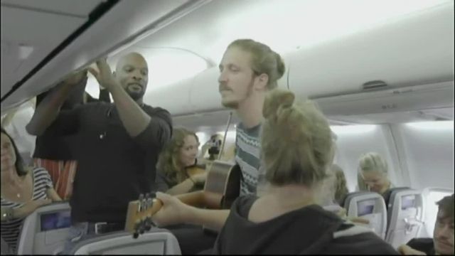 Le concert improvisé de nalu dans l'avion