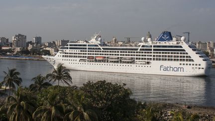 Un navire de croisière américain arrive dans le port de La Havane, le 2 mai 2016, à Cuba. (CITIZENSIDE/RENO MASSOLA / CITIZENSIDE)