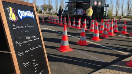 Le foodtruck de Sébastien Nivert installé sur l'aire de la Longue Vue sur l'autoroute A10 au nord de Tours.
 (VINCI AUTOROUTES)