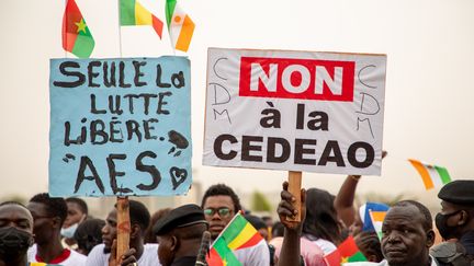 A demonstration in Mali, on January 1, 2024, against the Economic Community of West African States (ECOWAS) (HADAMA DIAKITE / EPA)