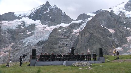 Un cadre inhabituel mais splendide pour un concert de musique contemporaine. (France 3 Alpes)