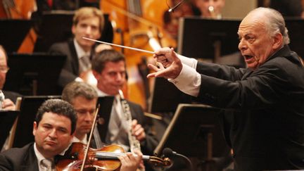 Lorin Maazel et l'orchestre philarmonique de Vienne, le 6 mars 2010.
 (Dieter Nagl/AFP)