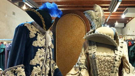 Italie : les costumes historiques du carnaval de Venise fabriqués par l'atelier "La Bauta" (France 2)