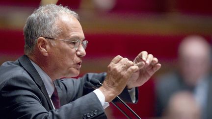 Gilles Carrez, pr&eacute;sident de la commission des Finances &agrave; l'Assembl&eacute;e national, pr&eacute;dit la censure du budget 2013 par le Conseil constitutionnel.&nbsp; (JOEL SAGET / AFP)