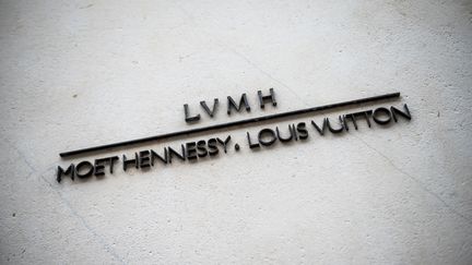 Le groupe de luxe LVMH devient le sixième partenaire de rang des JO. (MARTIN BUREAU / AFP)