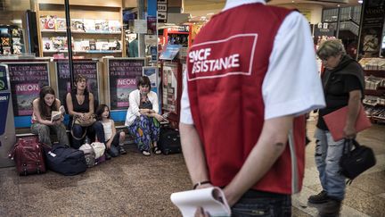 Dans la gare de la Part-Dieu, &agrave; Lyon (Rh&ocirc;ne). (JEFF PACHOUD / AFP)