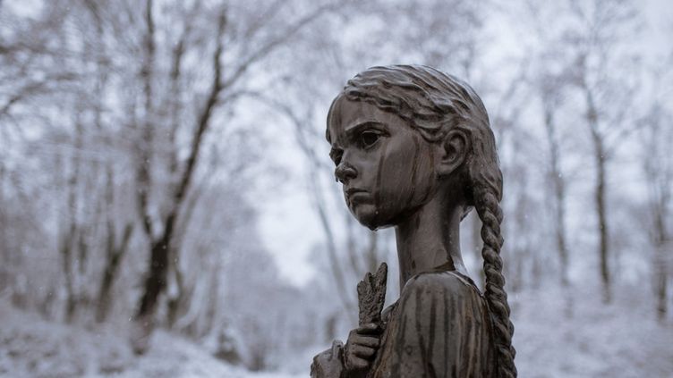 The monument in memory of the victims of the Holodomor, November 28, 2022 in kyiv (Ukraine).  (ANDRE LUIS ALVES / ANADOLU AGENCY / AFP)