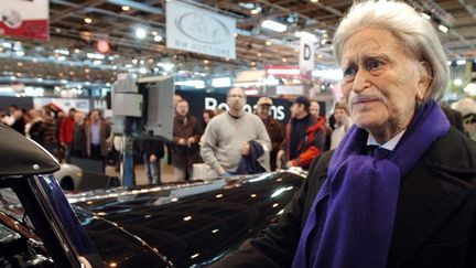 Georges Mathieu le 8 février 2008 à Paris, lors de la vente aux enchères de sa Mercedes 500K Cabriolet de 1936
 (Jean Ayissi / AFP)