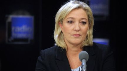 La candidate du Front national, Marine Le Pen, lors de l'émission "Radio France Politique" le 27 novembre 2011 (PIERRE VERDY / AFP)