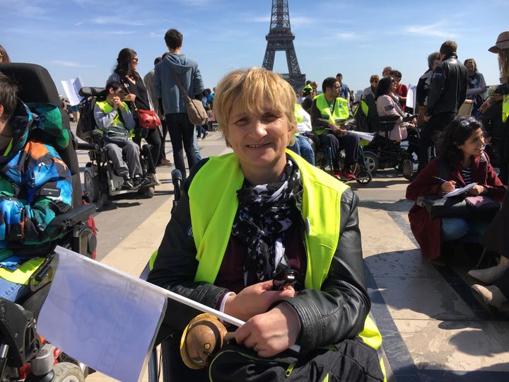 Patricia lors du rassemblement du 11 avril 2017 place du Trocadéro, à Paris&nbsp; (CAROLE BELINGARD / FRANCEINFO)