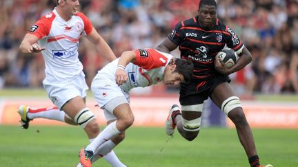 Camara (Stade Toulousain) met à mal la défense du B.O (RAYMOND ROIG / AFP)