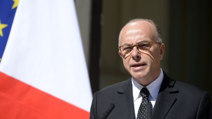 Le ministre de l'Int&eacute;rieur, Bernard Cazeneuve, place Beauvau, samedi 22 ao&ucirc;t 2015.&nbsp; (MIGUEL MEDINA / AFP)