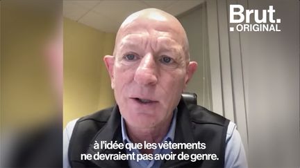 Mark Bryan, un père marié, brise les stéréotypes du genre et des vêtements.