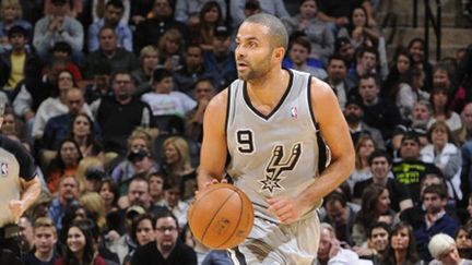 Tony Parker dans la victoire face aux Los Angeles Clippers (D. CLARKE EVANS / NBAE / GETTY IMAGES)