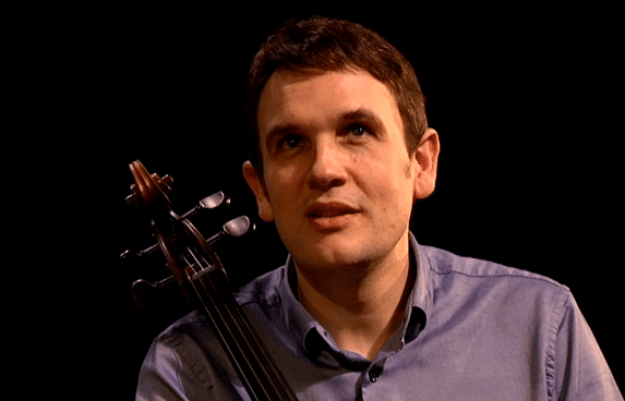 Anthony Leroy, violoncelliste et mari de Sandra Moubarak
 (France 3)