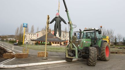 Des agriculteurs manifestent à Auch (Gers), contre la réforme de la carte des zones agricoles défavorisées, le 13 février 2018. (MAXPPP)