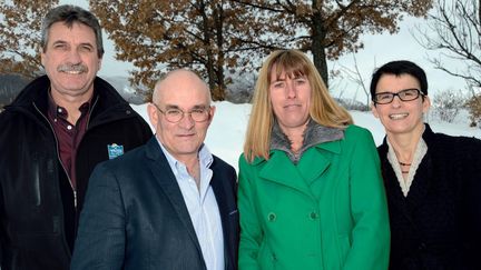 Marcel Cannat et Val&eacute;rie Garcin (au centre), candidats DVD dans le canton de Guillestre (Hautes-Alpes) pour les &eacute;lections d&eacute;partementales des 22 et 29 mars 2015, en compagnie de leurs suppl&eacute;ants. (RASSEMBLONS-NOUS POUR L'AVENIR DU GUILLESTROIS-QUEYRAS)