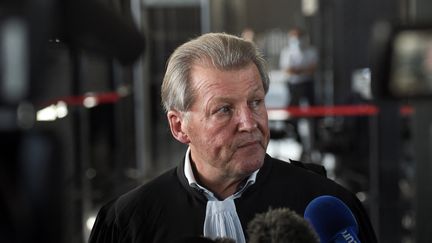 Me Patrick Larvor, avocat d'Hubert Caouissin au palais de justice de Nantes le 7 juillet 2021. (SEBASTIEN SALOM-GOMIS / AFP)