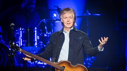 Paul McCartney sur scène au O2 Arena de Londres (Angleterre) le 16 décembre 2018. (SAMIR HUSSEIN / WIREIMAGE / GETTY)