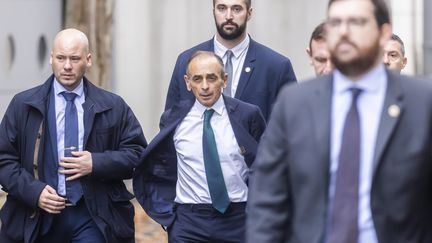 Le candidat à l'élection présidentielle Eric Zemmour arrive au salon "Made in France", à Paris (France) le 14 novembre 2021 (VINCENT ISORE / MAXPPP)