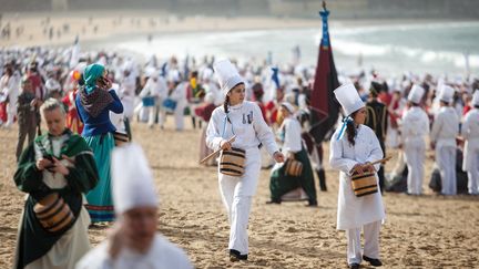 Saint-Sébastien-Donostia capitale de la culture : tamborrada géante sur la plage pour lancer les festivités (23 janvier 2016)
 (Javi Julio / Anadolu Agency / AFP)